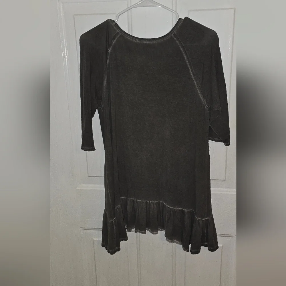 Dantelle Charcoal Ruffle Hem Top - Picture 2 of 3